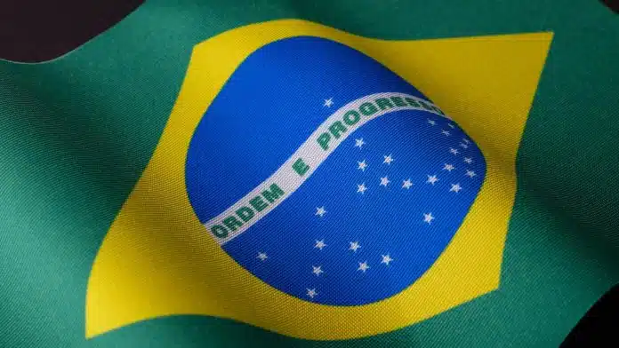 Tecido com bandeira do Brasil