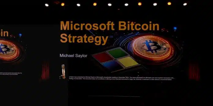 Michael Saylor em apresentação de Bitcoin para empresas, citando caso da Microsoft. Fonte: Bitcoin Magazine/Reprodução.