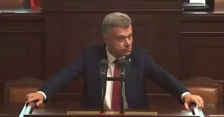 Pavel Blazek, Ministro da Justiça da República Tcheca, que renunciou cargo após escândalo envolvendo Bitcoin. Fonte: X.