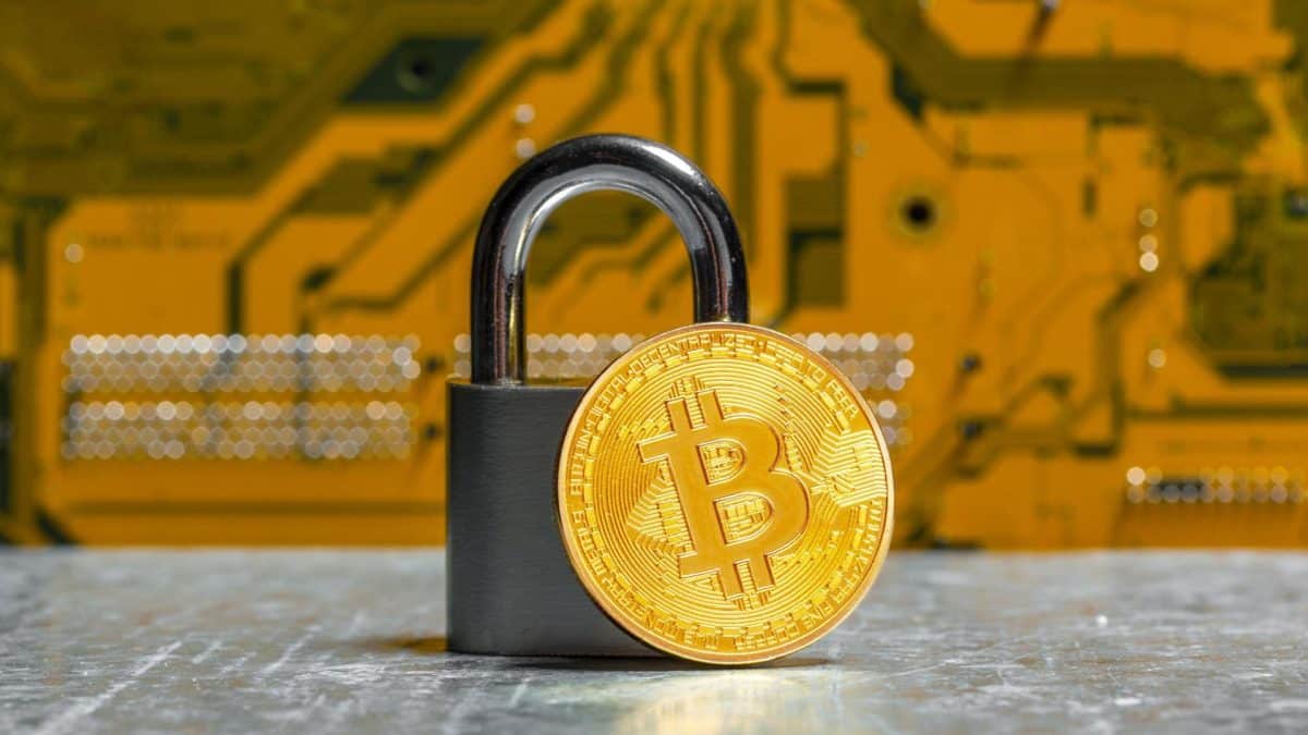ataque CoinMarketCap e Trezor