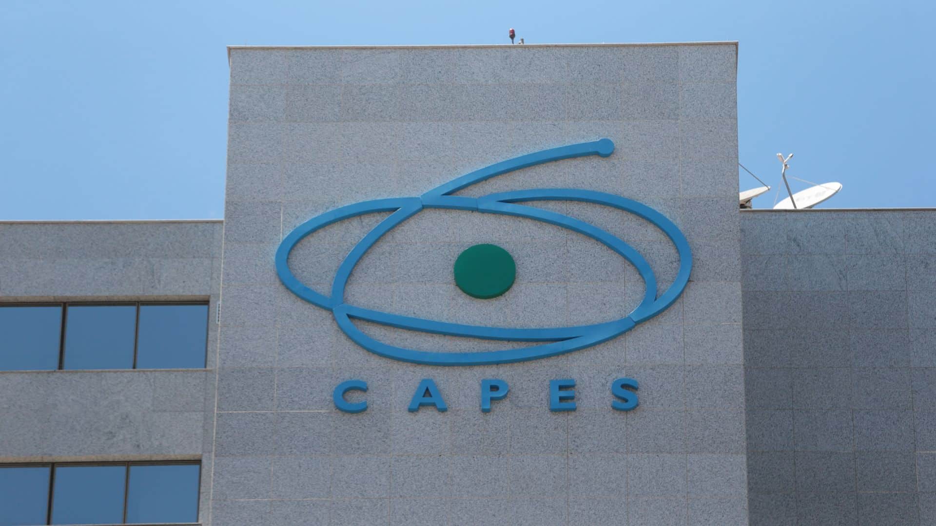 Fachada do edifício-sede da Coordenação de Aperfeiçoamento de Pessoal de Nível Superior (Capes) blockchain