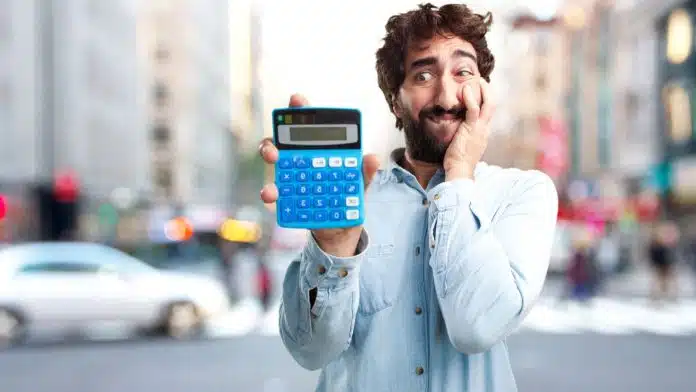 Brasileiro tenta saque de criptomoedas e é negado por 