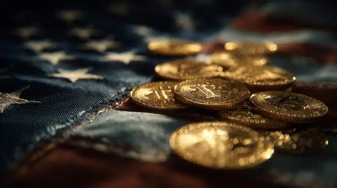 Moedas de Bitcoin sobre bandeira dos EUA. Fonte: Midjourney.