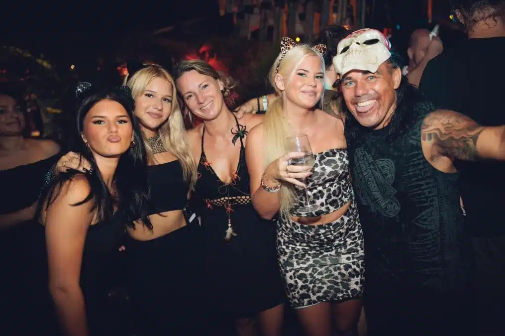 Família Bitcoin em festa de Halloween. Fonte: X/Reprodução.