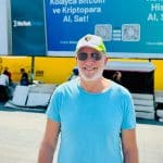Milionário Peter Schiff bitcoin prata alta