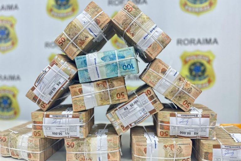 PF apreende 700 mil reais ligados a roubo do Pix