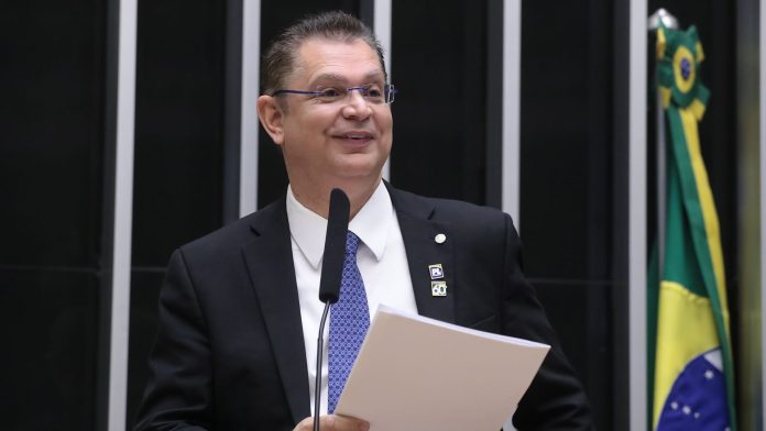 Sóstenes Cavalcante (PL - RJ) deputado PL imposto derivativos de criptomoedas