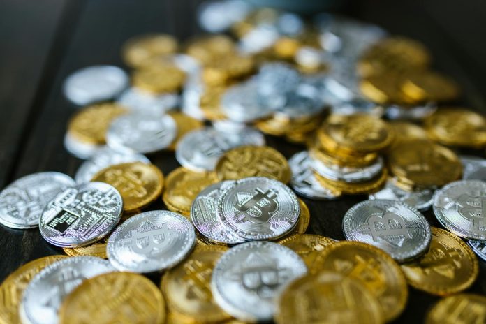Moedas de Bitcoin. Fonte: RDNE Stock project/Pexels.