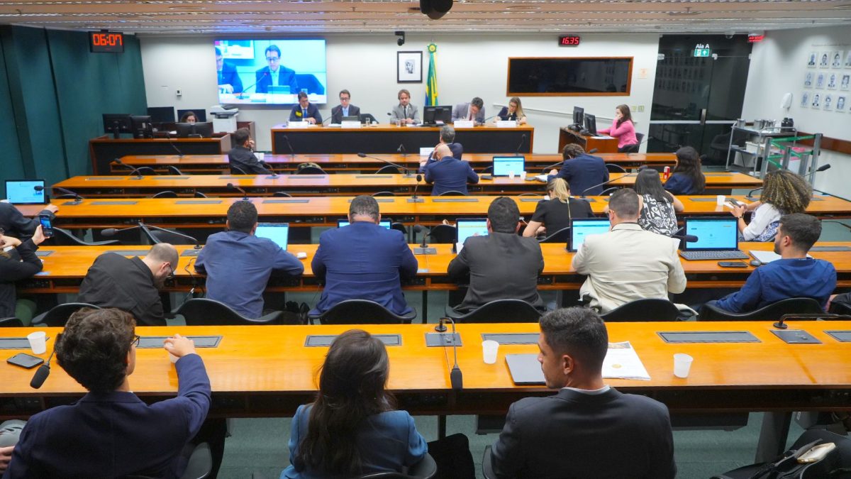 Evento nesta quarta mostrou potencial de adoção de bitcoin pelo Brasil e esclareceu dúvidas de parlamentates (Foto: Pablo Valadares / Câmara dos Deputados)