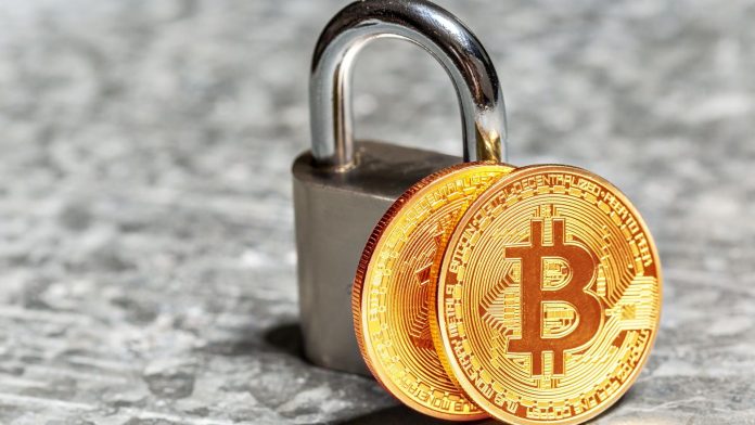 Bitcoin ao lado de cadeado Criptojud ferramenta