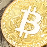 Bitcoin simbólico tampando o Dólar USDT Tether