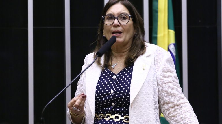 Bia Kicis apresenta projeto para Drex não monitorar pessoas