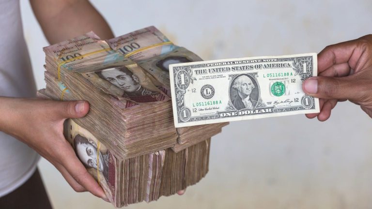 Venezuelanos correm para criptomoedas