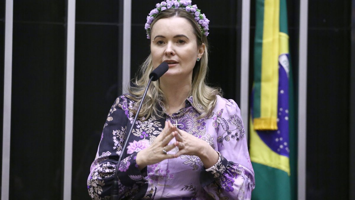 Julia Zanatta no dia 27 de agosto de 2025 Drex vigiar