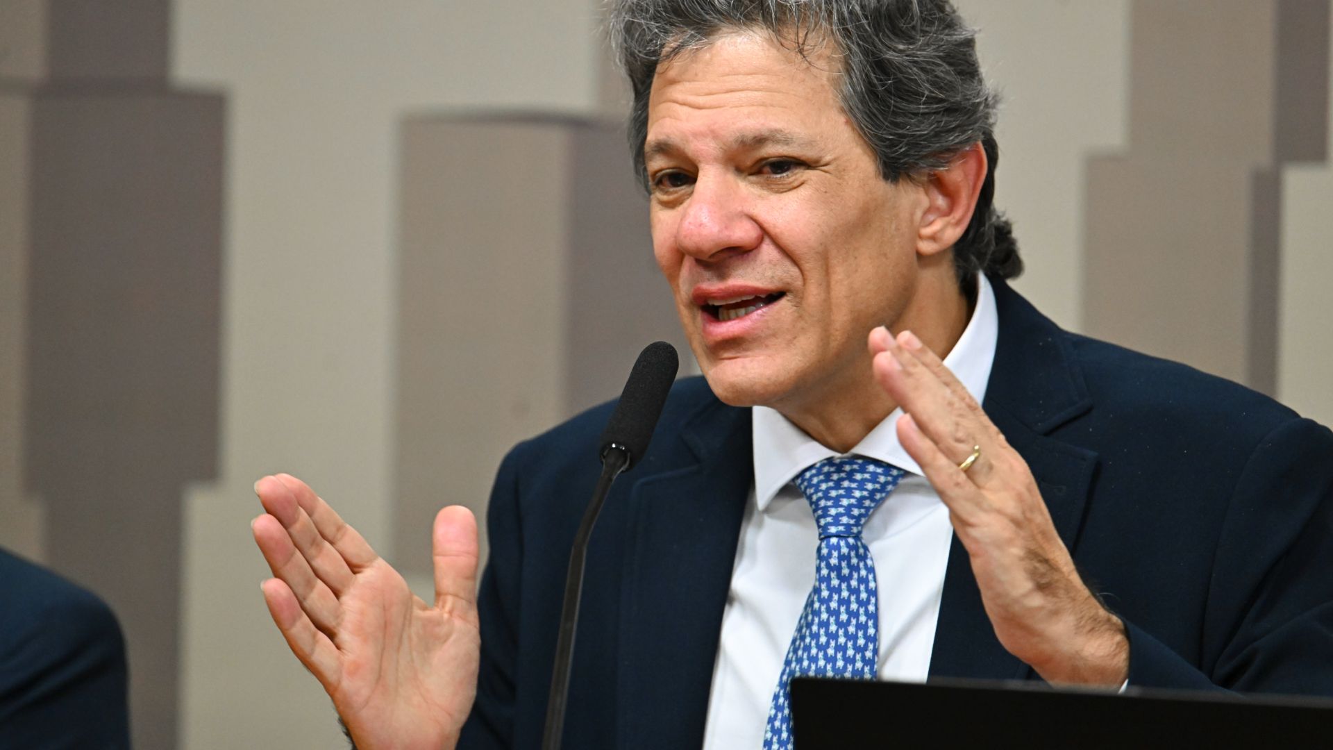 Ministro da Fazenda em Comissão Mista do Senado Federal que avalia MP 1303 de tributação criptomoedas e investimentos