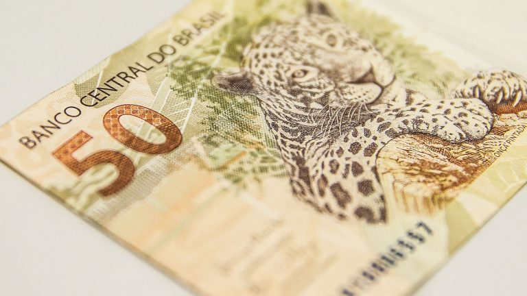 bitcoin ou reais brasileiros