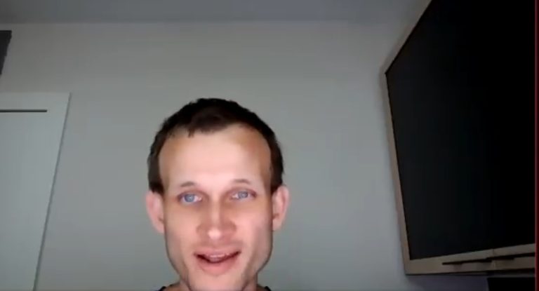Ethereum bate US$ 4.000 pela primeira vez em 2025, mas Vitalik Buterin alerta sobre possível queda de 90%