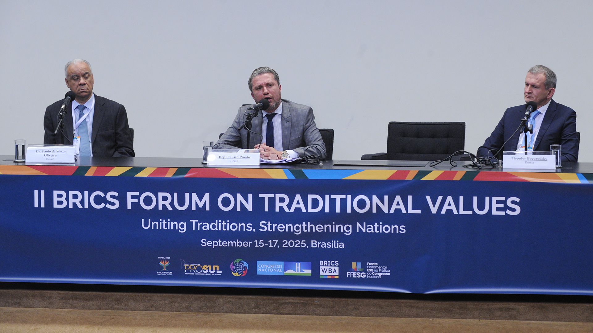 Evento do BRICS em Brasília promoveu painel sobre criptomoedas