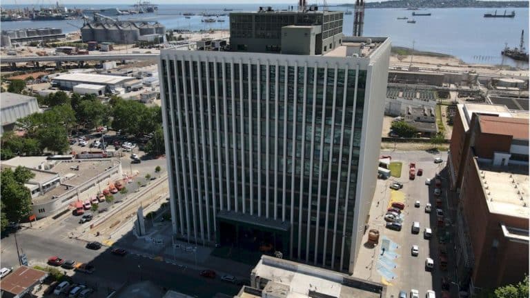 Sede da UTE, estatal de energia do Uruguai Tether