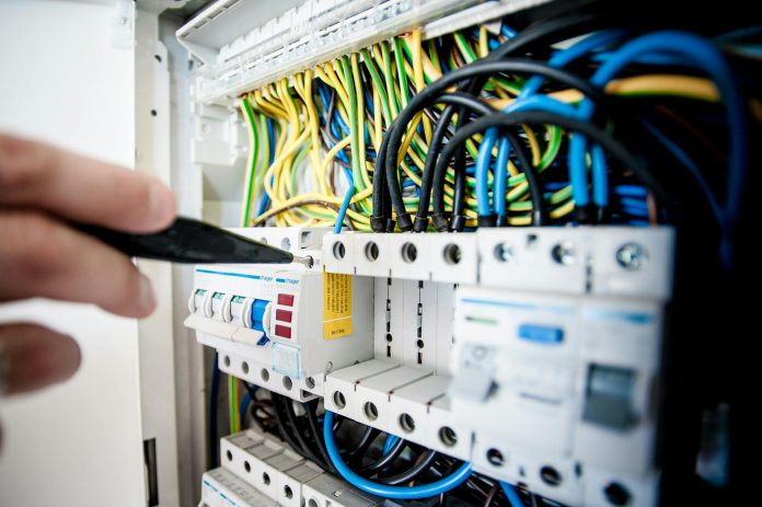 Caixa de energia elétrica. Foto: Pixabay.
