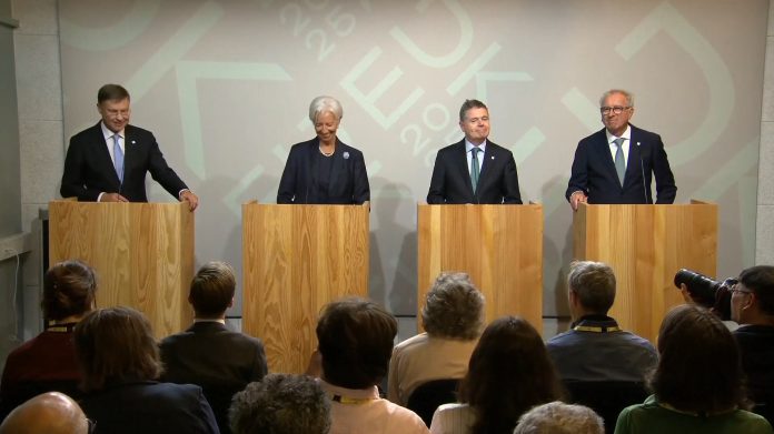 Christine Lagarde, presidente do Banco Central Europeu, Paschal Donohoe, presidente do Eurogrupo, Valdis Dombrovskis, comissário da União Europeia, e Pierre Gramegna, diretor-gerente do Mecanismo Europeu de Estabilidade (MEE)