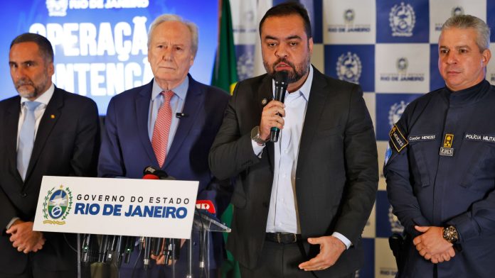 Operação contra Comando Vermelho Ministro da Justiça, Ricardo Lewandowski, juntamente com o governador do Rio de Janeiro, Cláudio Castro, durante entrevista coletiva para falar sobre ação policial da Operação Contenção, contra o Comando Vermelho. Foto: Fernando Frazão/Agência Brasil