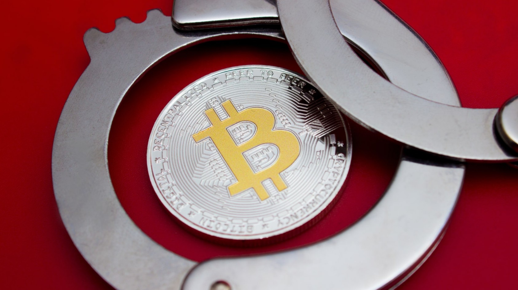 Moeda de Bitcoin e algema.