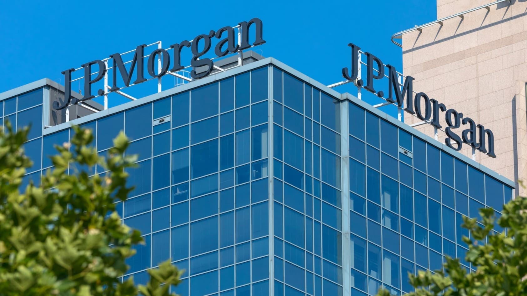 JPMorgan permitirá que clientes usem Bitcoin e Ethereum como garantias de empréstimos