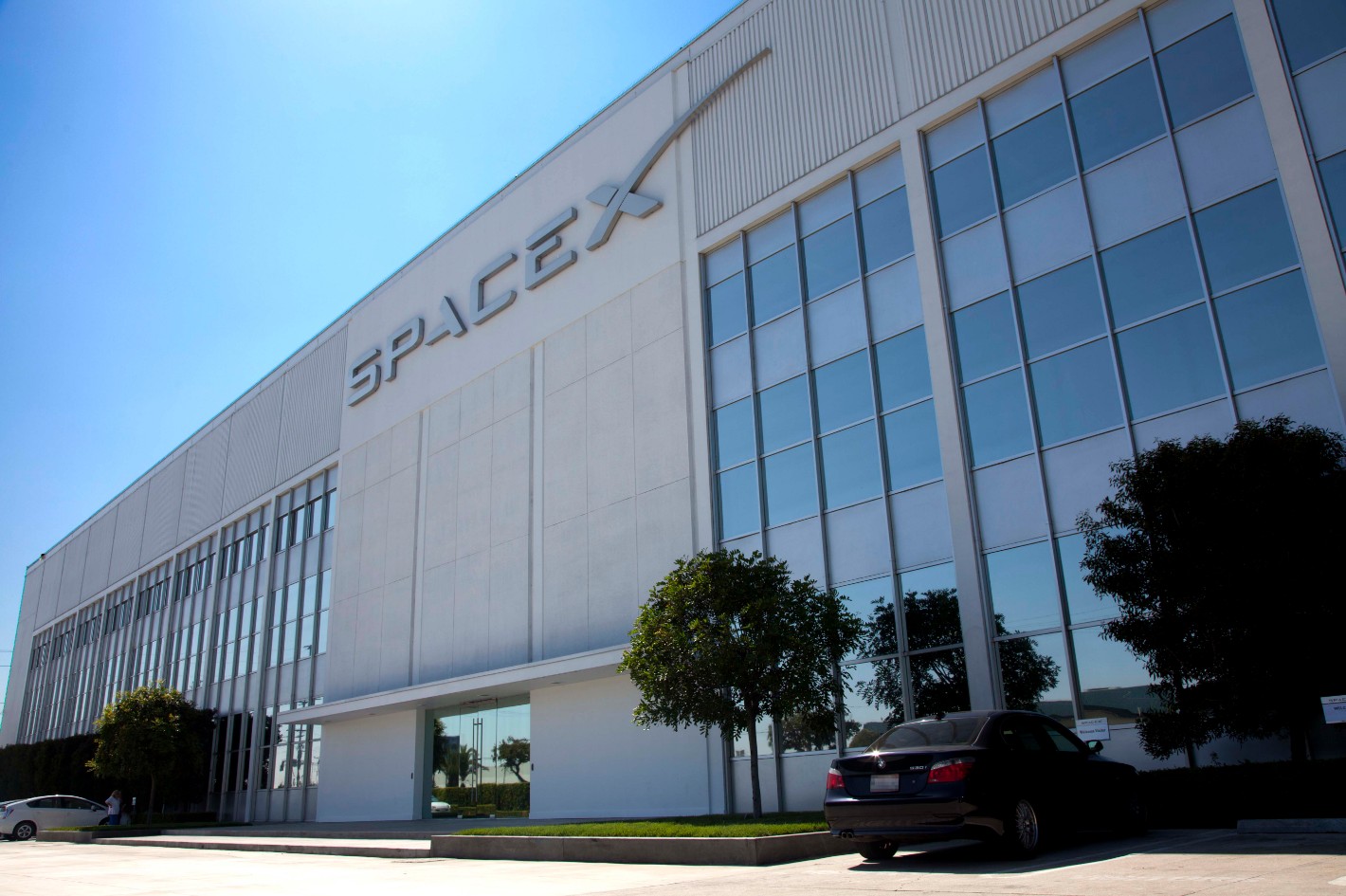 Empresa de Elon Musk move R$ 1,5 bilhão em bitcoin para novos endereços