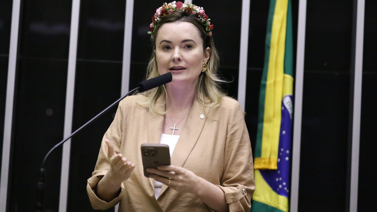 Deputada Julia Zanatta fala em não punir o passado e construir um futuro sem barreira e com pontes em bitcoin e criptomoedas no Brasil
