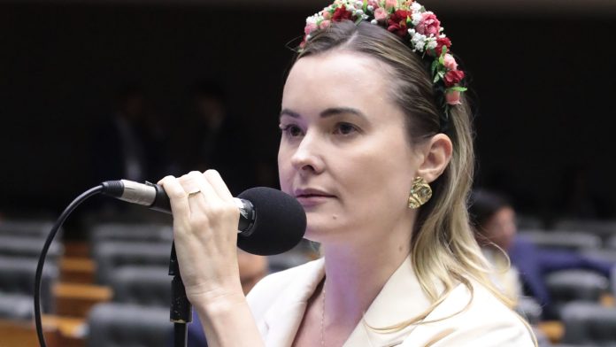 Deputada Julia Zanatta na Câmara receita federal criptomoedas