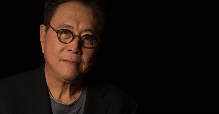 Robert Kiyosaki faz previsão de preço para ouro, prata e Bitcoin em 2026