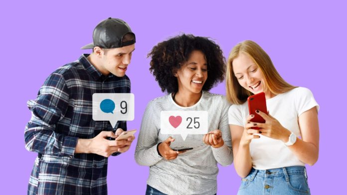 Jovens em mídias sociais conversando e interagindo