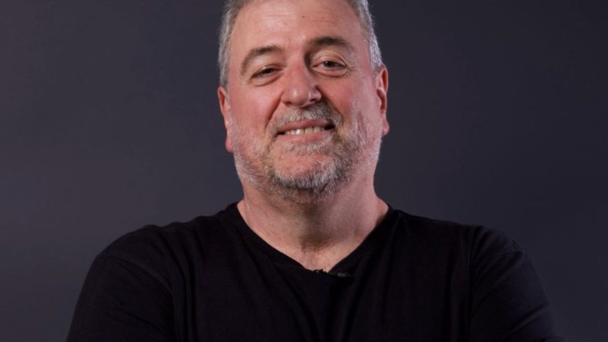 Prof. Dr. Marcelo Massarani diante do bitcoin