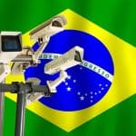 Bandeira do Brasil com câmeras de vigilância Coaf e exchanges de criptomoedas
