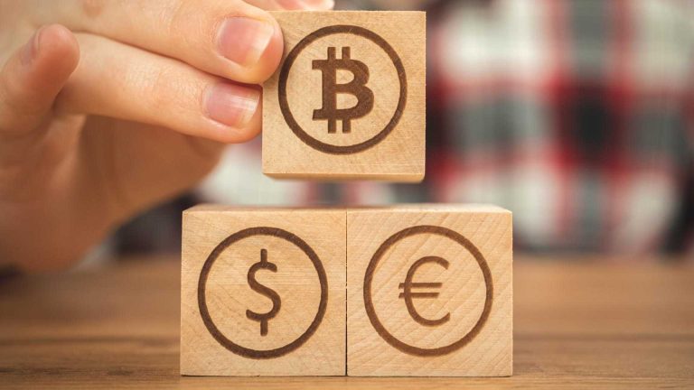 Bitcoin e moedas fiduciários Banco Central testes criptomoedas
