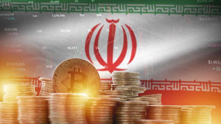 Bitcoin em destaque luminoso em frente a bandeira do Irã