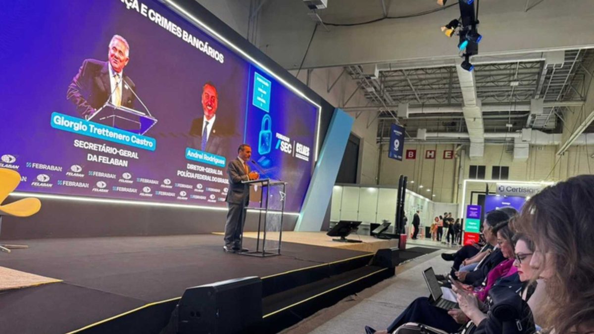 Chefe da PF em evento da Febraban