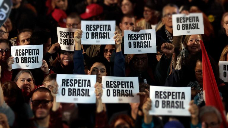 Protesto contra aumento de impostos em Brasília Coinbase taxação de criptomoedas governo