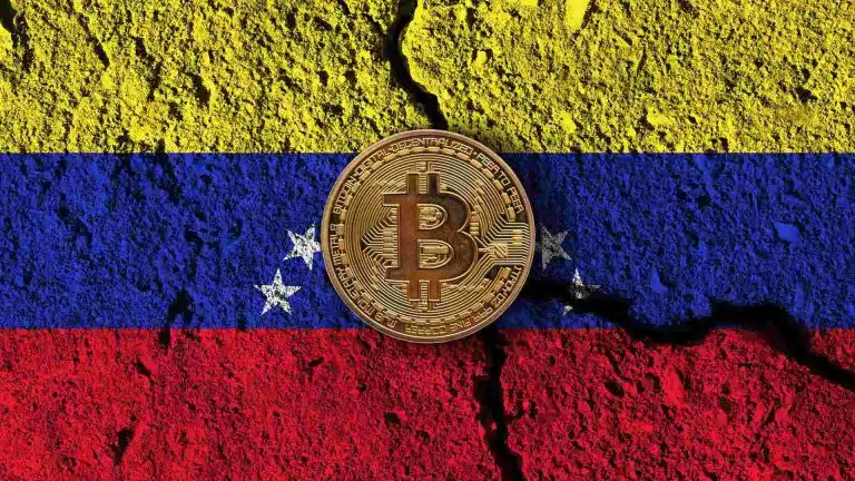 Venezuela com bandeira quebrada e bitcoin em frente Venezuela Dólar criptomoedas falta