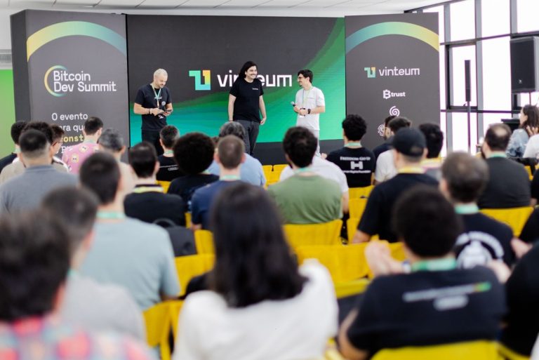 Vinteum amplia financiamento a desenvolvedores e mira gargalos críticos do Bitcoin