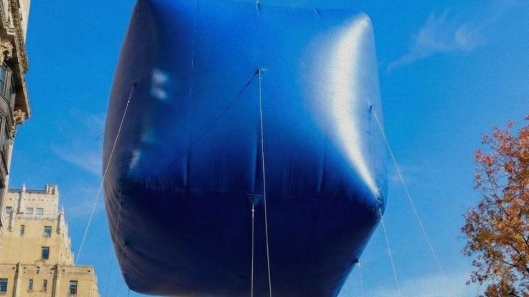 Balçao quadrado azul símbolo da Base Coinbase