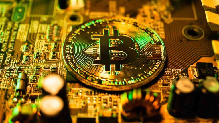 STJ julga pedido de homem preso com máquinas de mineração de criptomoedas sem pagar imposto