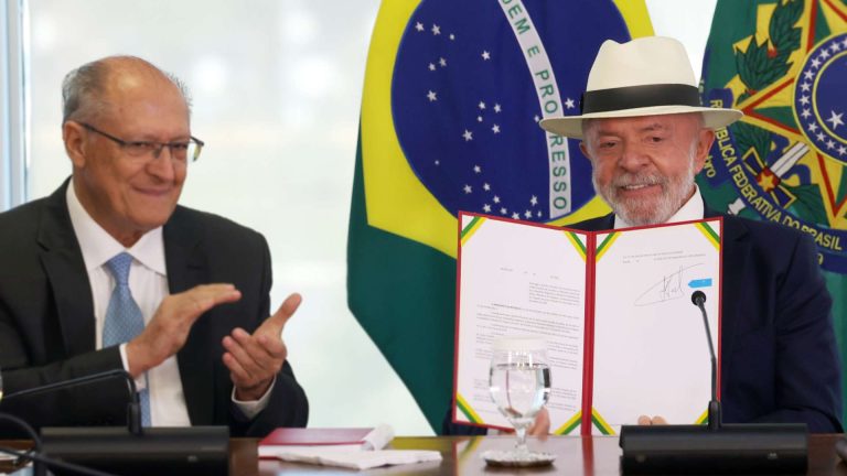 Lula em evento ao lado de vice-presidente