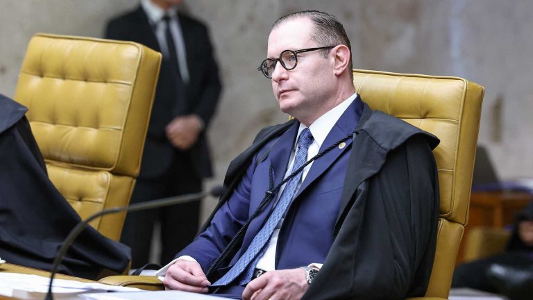 Ministro do STF Cristiano Zanin STF mantém prisão de investigado por lavagem de dinheiro com stablecoin Tether no Brasil