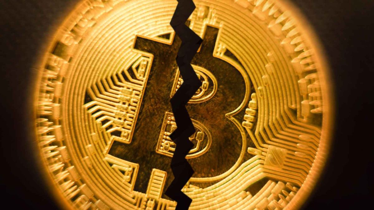 Image for article: Bacen proíbe Banco Topázio de vender criptomoedas e multa instituição em decisão que alerta mercado