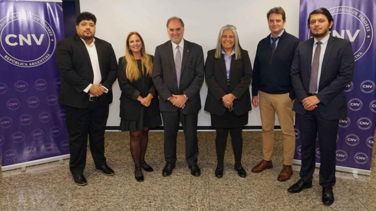 CVM da Argentina com CNAD de El Salvador