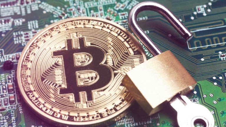 Cadeado destrancado Justiça manda soltar investidor de criptomoedas que matou amigo com mata leão e jogou corpo em cisterna