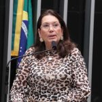 Deputada relatora de projeto de lei Relatora rejeita fim do dinheiro impresso e quer blindar notas físicas contra projeto digital Drex