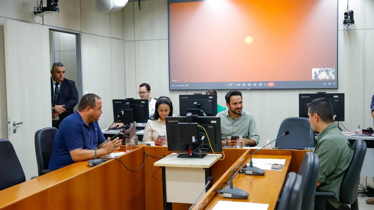Sessão de Comissão na Câmara de Vereadores de Belo Horizonte Projeto de lei avalia uso de tecnologia blockchain para dados públicos em Belo Horizonte